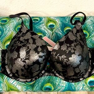 Black and silver Victoria’s Secret pink bra